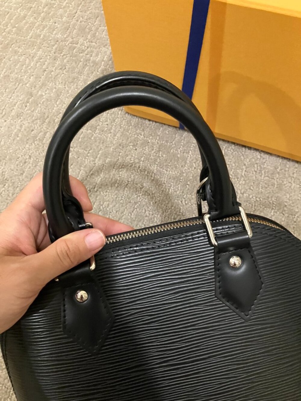 Louis Vuitton Black Epi Alma BB - Picture 6 of 6